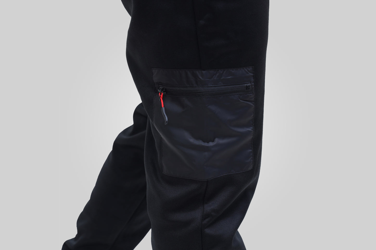 Men Round Neck Black Tracksuit With Front Pocket